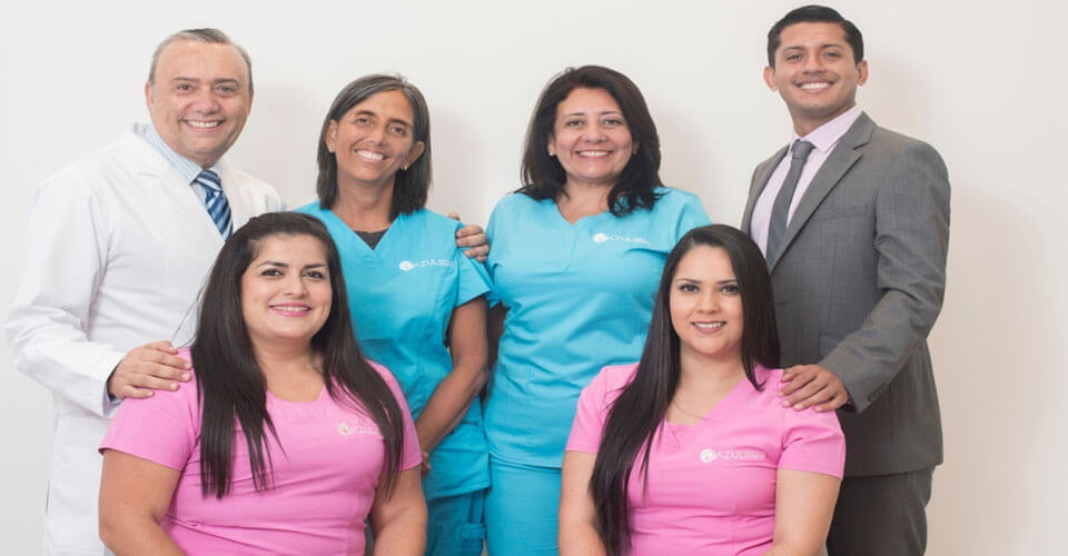 Group picture of team members representing the doctors and staff of the Costa Rica Fertility Center in San José, Costa Rica. Six staff members are shown in a posed group gathering.